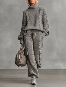 Lorena | Conjunto de Punto de Cable Mujer Jersey Cuello Alto y Pantalón Cargo