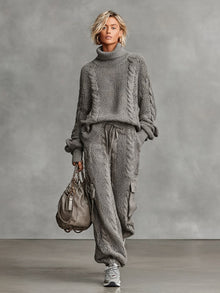 Lorena | Conjunto de Punto de Cable Mujer Jersey Cuello Alto y Pantalón Cargo