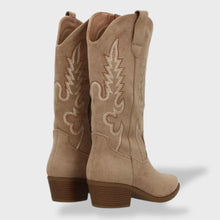 Rocío | Botas Camperas Mujer de Ante Caña Alta Bordado Western