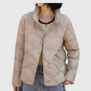 Uxía | Chaqueta de Plumas Corta Mujer Cuello Alto Botones