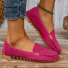 Vega | Mocasín de Ante Plano Mujer Detalle Metálico