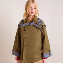 Vera | Gabardina Corta Mujer Oversized Forro Escocés Doble Botonadura